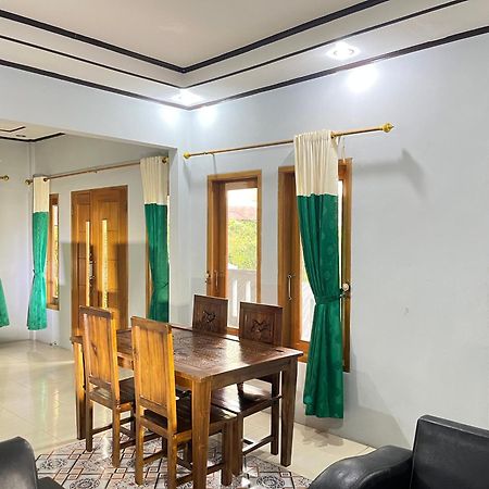 Villa Mutiara Citra Puncak Bu Eva Sampal Bagian luar foto