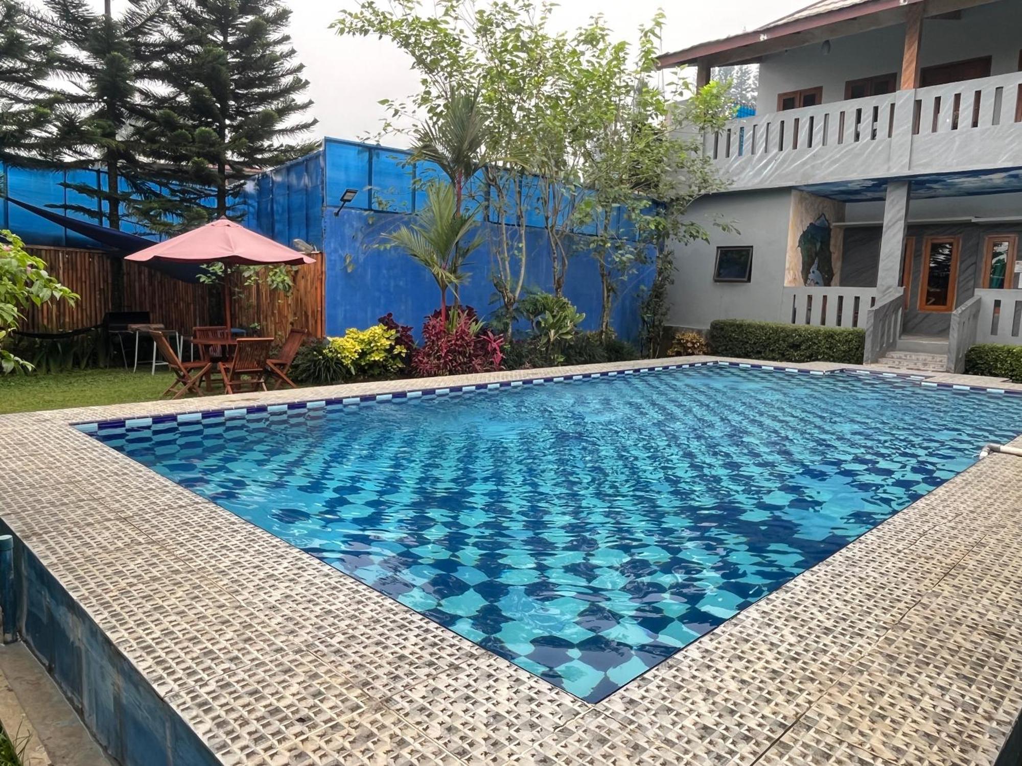 Villa Mutiara Citra Puncak Bu Eva Sampal Bagian luar foto